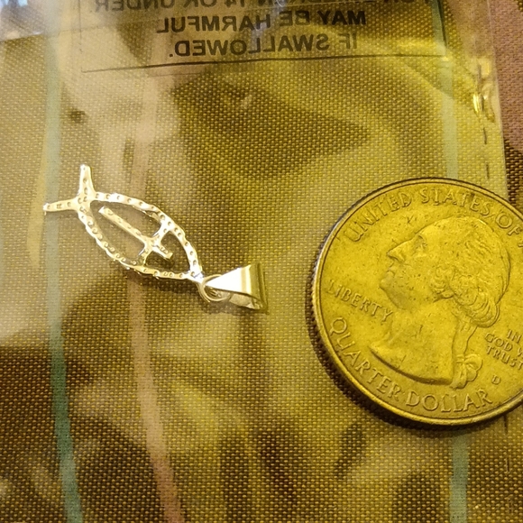 IXTHYS 🐟FISH🐟 Sterling 925 Christian CROSS charm ⭐ NEW⭐ - Picture 3 of 3
